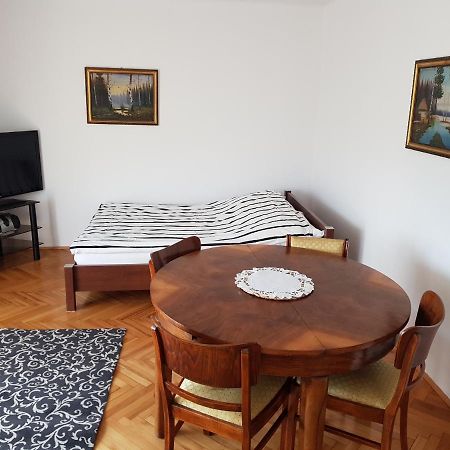 Mieszkanie W Centrum Krakowa Kültér fotó